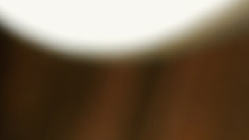 Milanesa de pollo empanizada con salsa de cilantro