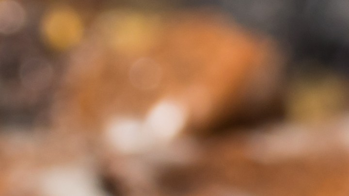 Slutty Brownies en una bandeja sobre una mesa