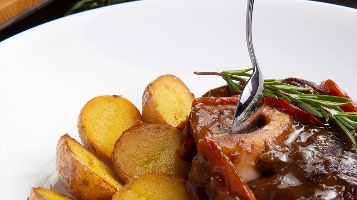 Osobuco con papas al horno