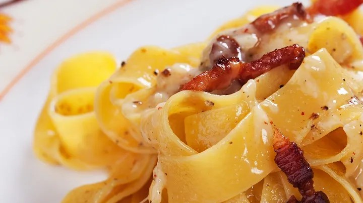 Pappaderlle con guancile y pecorino