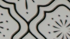 Magaly y su mamá sirven pupusas