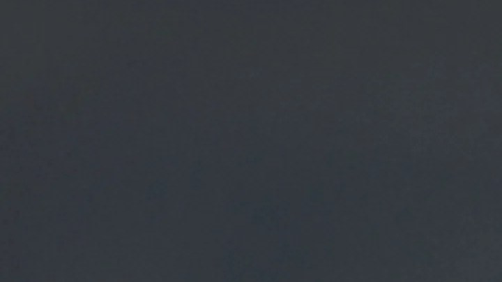 Pechuga de pollo con costra de yogur griego y pistachos