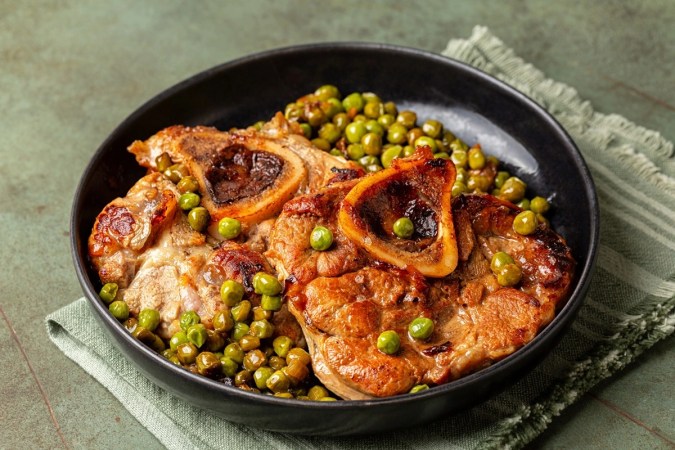 Osobuco con guisantes