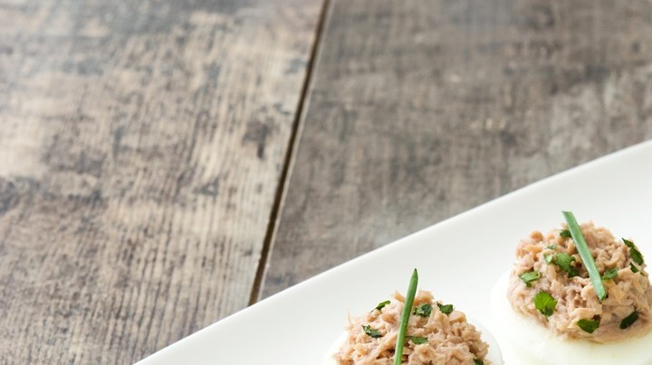 Huevos rellenos con diablito