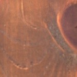 Pan pagnotta horneado sobre una tabla de madera