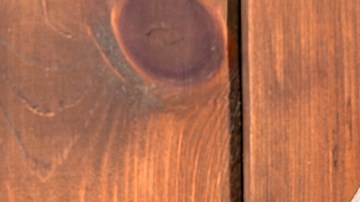 Pan pagnotta horneado sobre una tabla de madera