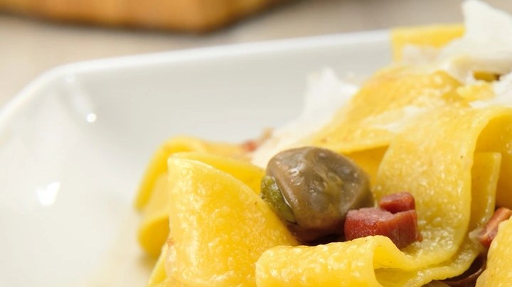 Pappardelle con salsa de limón y alcaparras