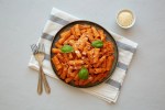 Rigatoni con Salsa de Tomate y Albahaca