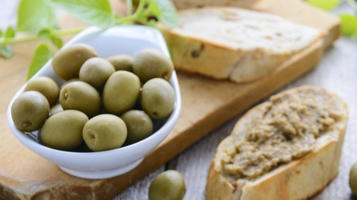 paté de aceitunas verdes