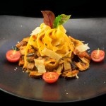 Pappardelle con salsa boscaiola