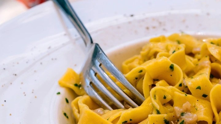 Pappardelle con salsa de castañas y hongos