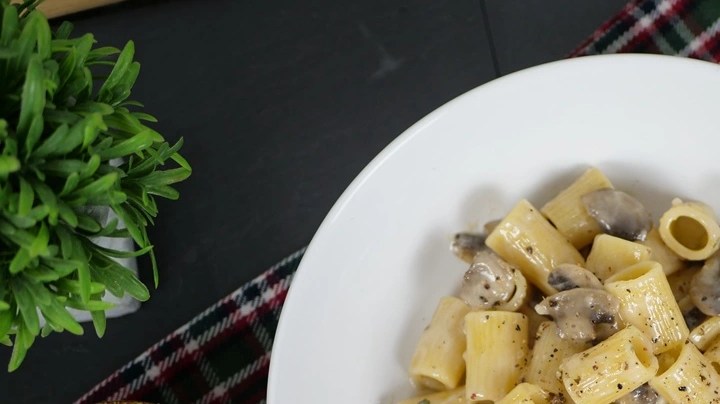 Rigatoni con Hongos Porcini