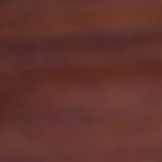 Sorbete de café frío decorado con crema y servido en dos tazas de vidrio sobre un plato