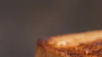 sandwich de pollo con queso derretido