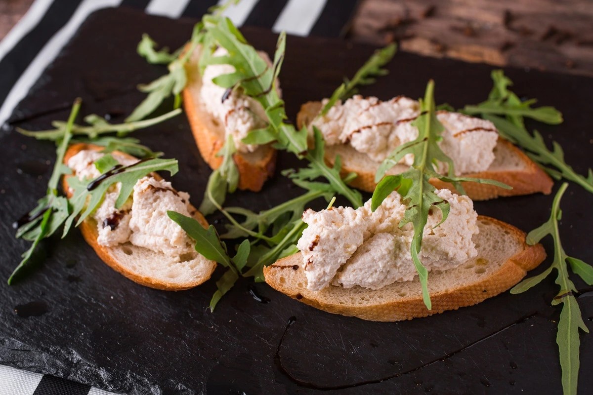 Cremoso paté al vino blanco