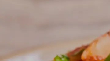 espaguetis con sardina y tomate