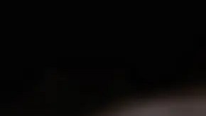 tostada de atún en pan integral redondo con huevo y tomate