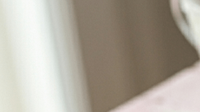 Bolas de sorbete de flor de sauco sobre unas copas de cristal