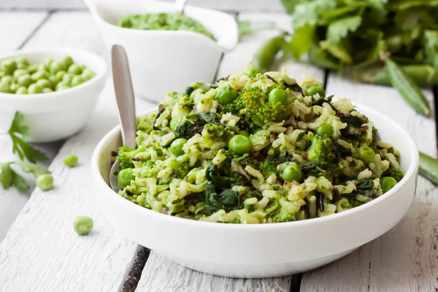 Arroz vegetariano verde rápido de hacer en casa