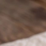 pan de hot dog, varios panes sobre un plato marrón