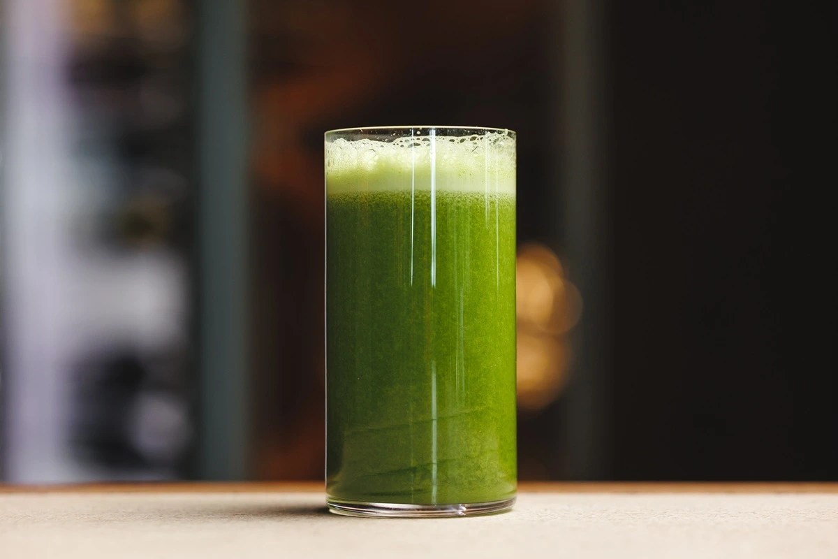 Ayuda a tu hígado con este jugo natural, delicioso y fácil