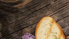 Paté vegano de tofu en una bandera