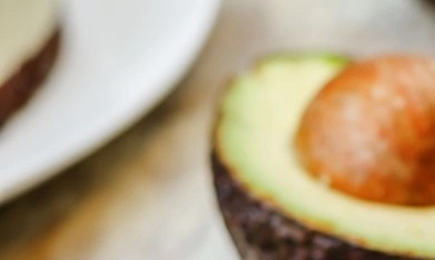 tarta de queso y aguacate