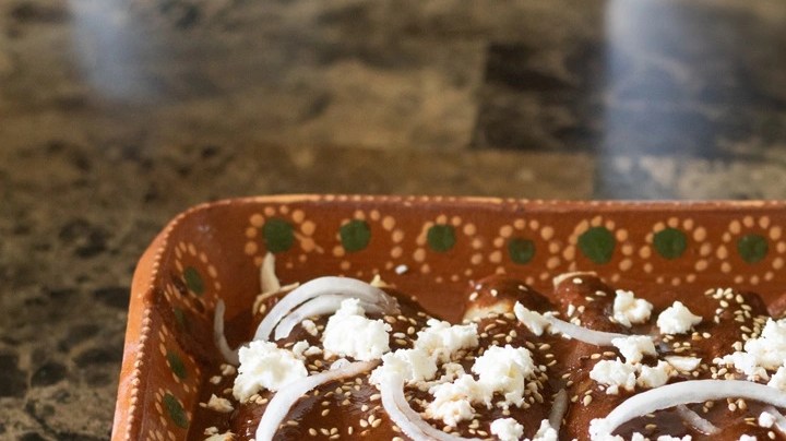 Enmoladas de mole rojo