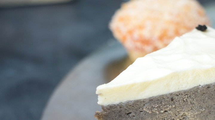 Cheesecake de sésamo negro