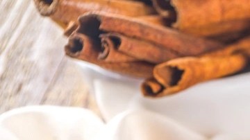 cinnamon roll mug cake