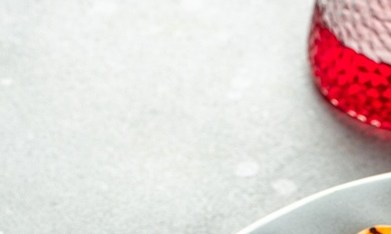 Ensalada fresca de melocotón con burrata