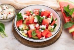 Ensalada fresca de sandía pepino y queso feta