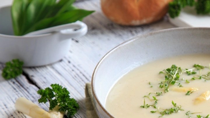 Sopa fría de espárragos