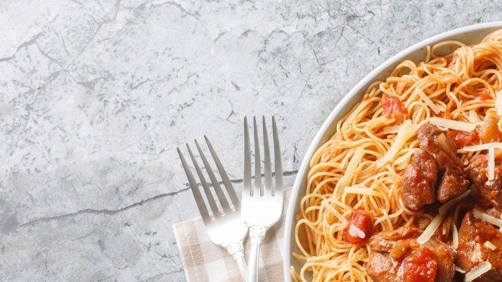 guiso de fideos con carne