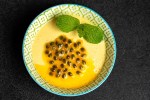 Mousse de maracuyá con tres ingredientes