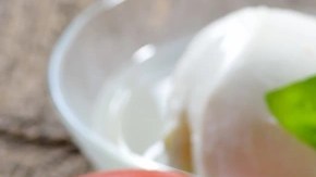 Sándwich caprese caliente