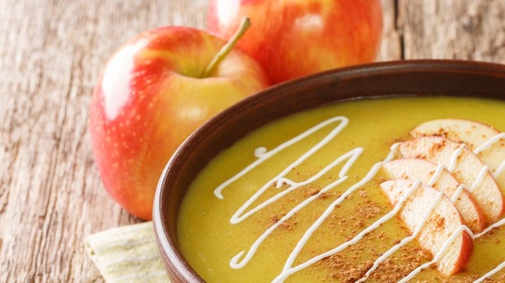 Sopa de manzana y puerro