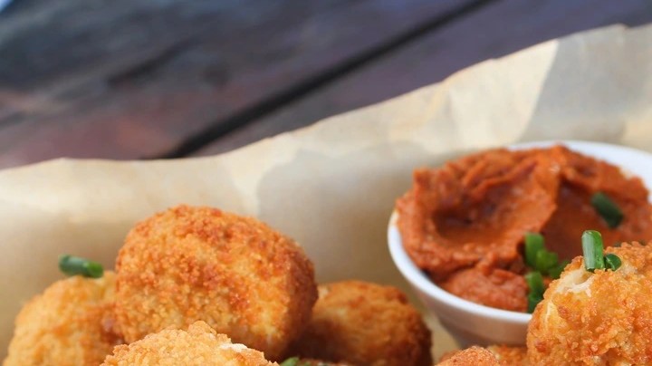 Buñuelos de queso parmesano