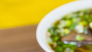 Guiso de fideos con carne y verduras