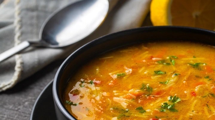 Guiso de verduras con fideos