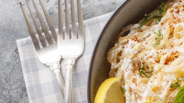 Pasta cremosa de limón y ricotta
