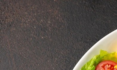ensalada de pepino con aguacate y mango