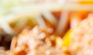 Guiso de fideos con pollo y verduras