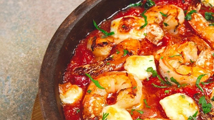 Saganaki de camarones