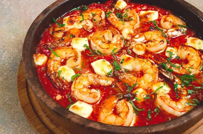 Saganaki de camarones