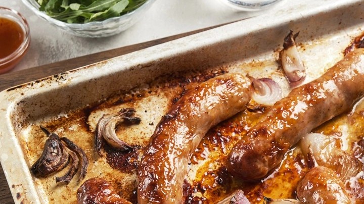 Salchicha al horno con miel y mostaza