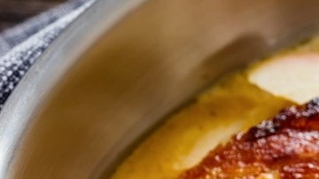 chuletas de cerdo con salsa de manzana