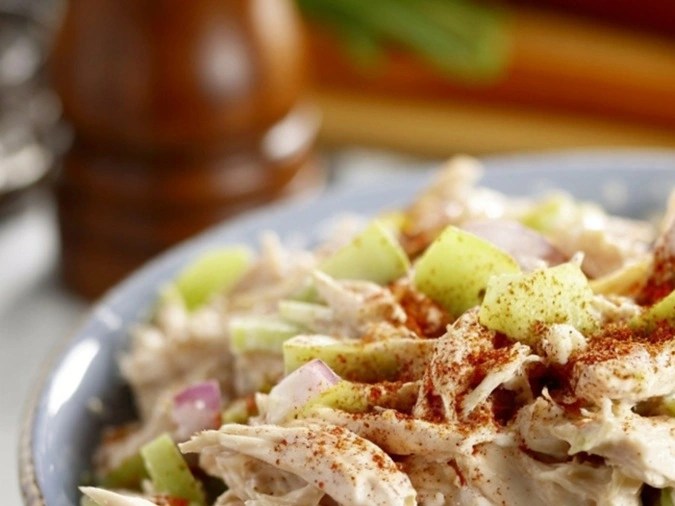 ensalada de pollo al curry