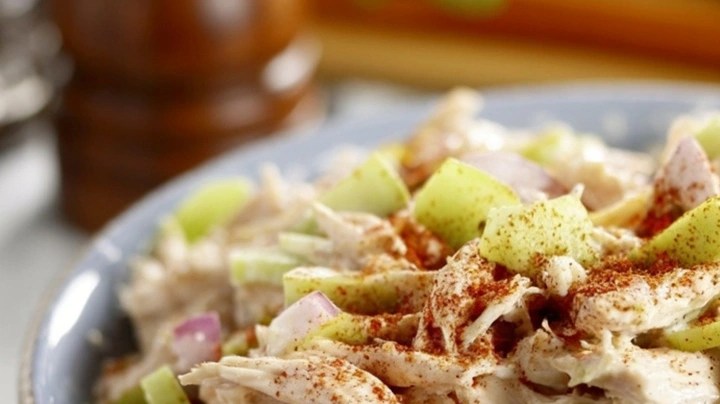 ensalada de pollo al curry