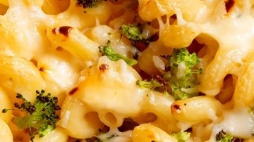 macarrones con coliflor, brócoli y queso